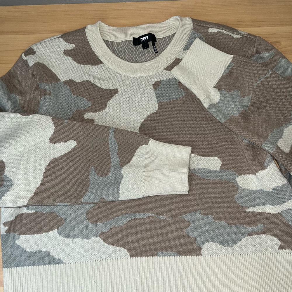 DKNY Camo Cropped Pullover size medium